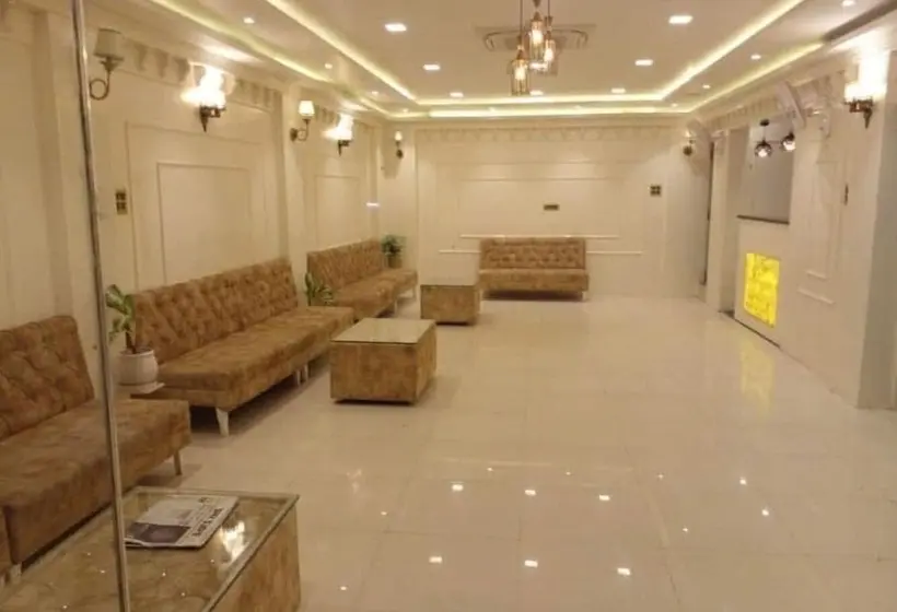 ホテル Ramesh Palace
