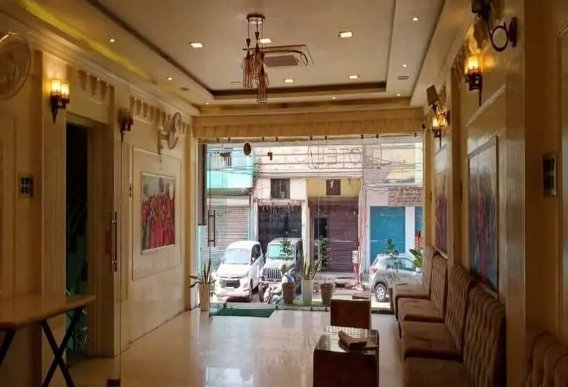 ホテル Ramesh Palace