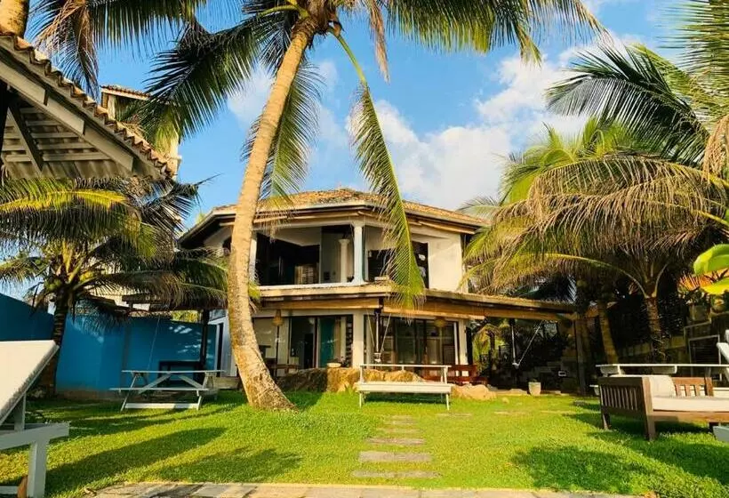 Let’s Sea Beach Front Hostel Unawatuna