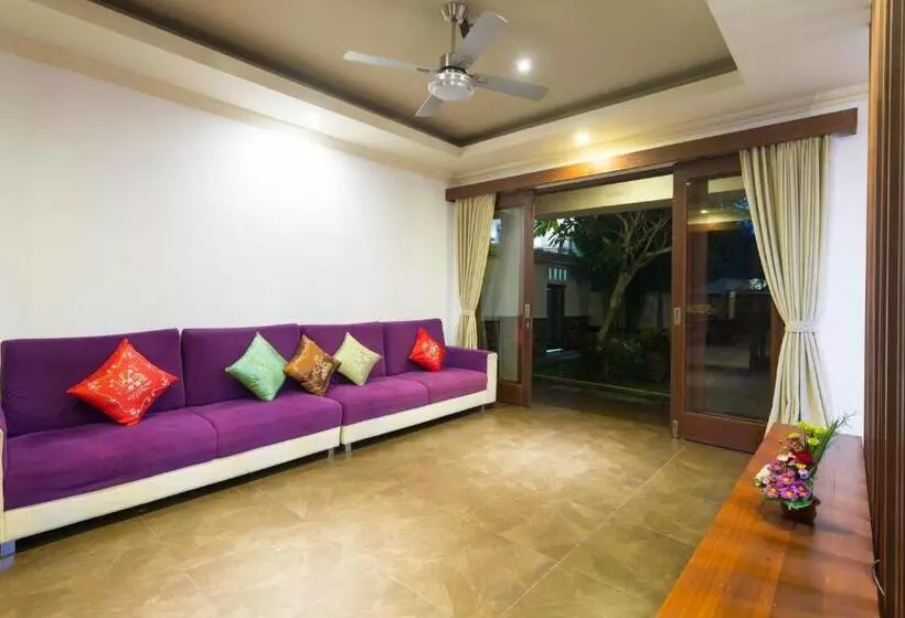 ユースホステル Villa Sabasanti Gianyar