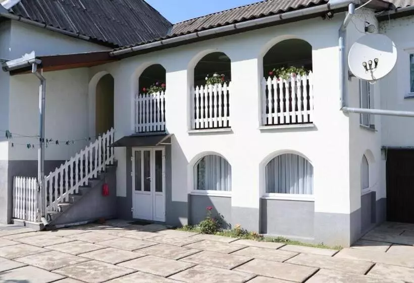 Majatalo садиба анна   термальні води косино