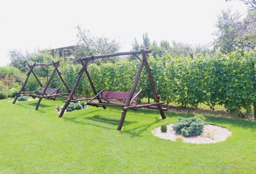 Majatalo садиба анна   термальні води косино