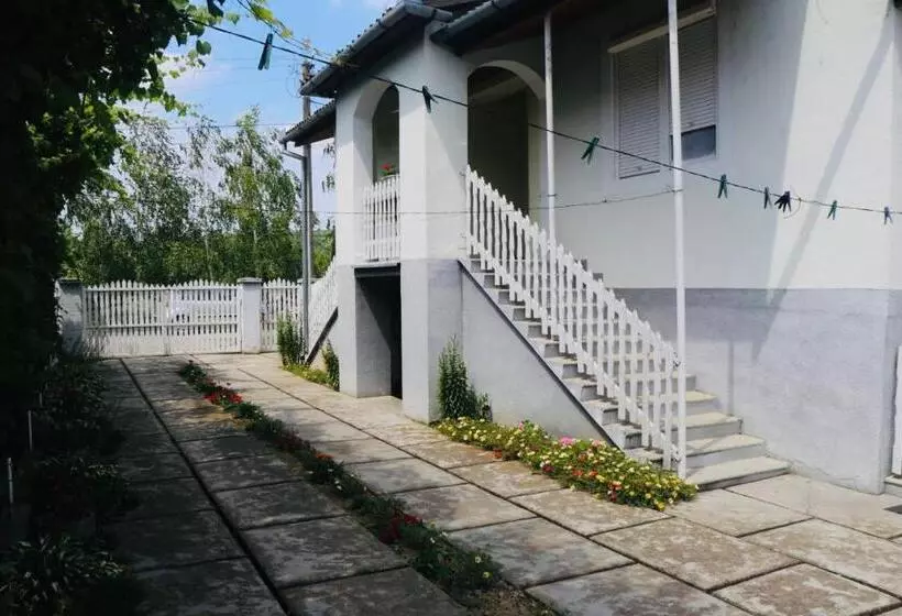 Majatalo садиба анна   термальні води косино