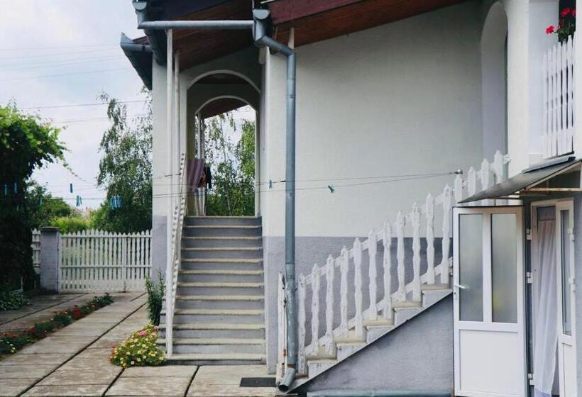 بنسيون садиба анна   термальні води косино