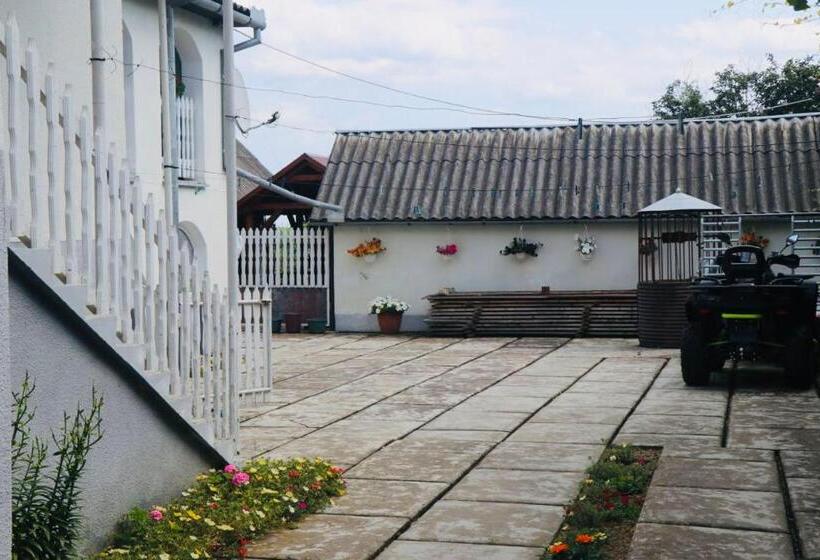 بنسيون садиба анна   термальні води косино