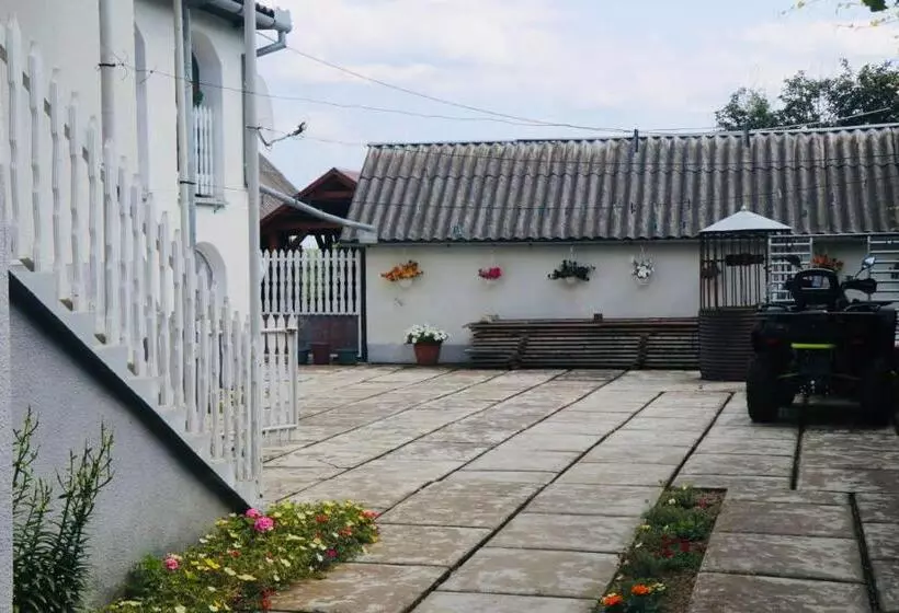 Majatalo садиба анна   термальні води косино