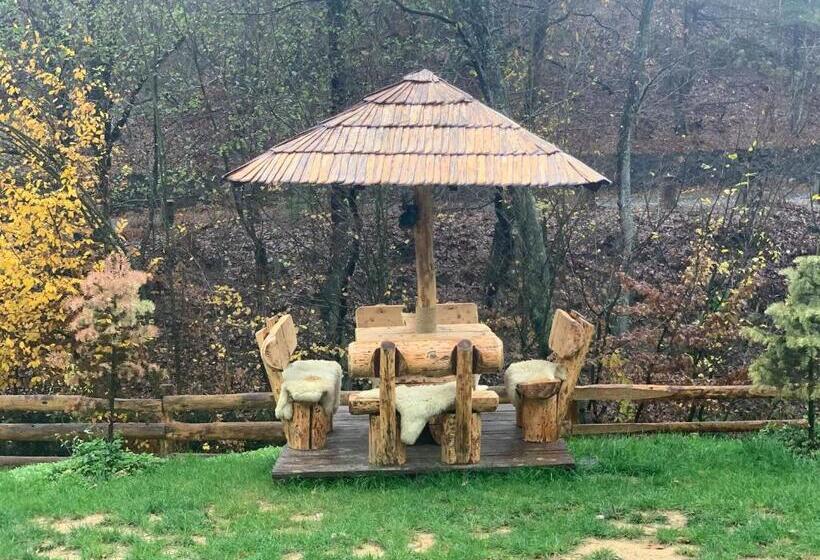 بنسيون Cabana Noah