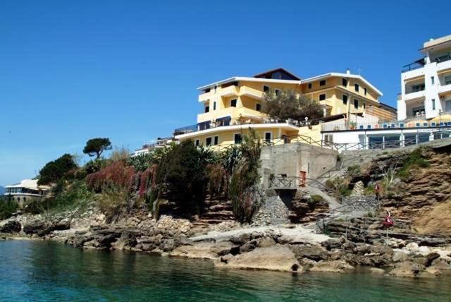 בית מלון כפרי Miramare