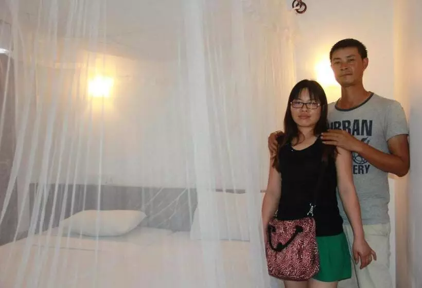 Majatalo Weaver Bird Villa