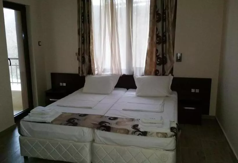 Hotelli Taai