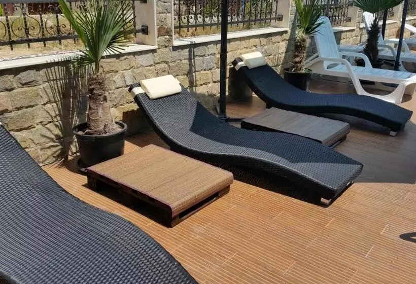 Hotelli Taai