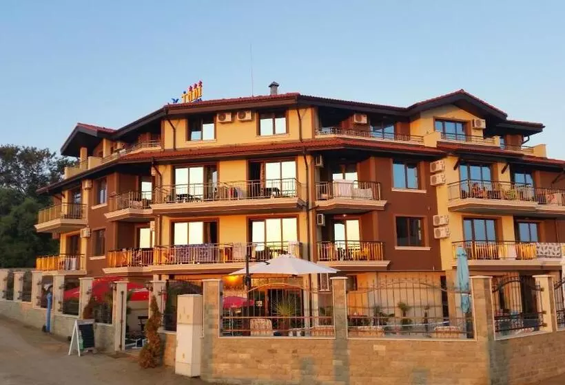 Hotelli Taai