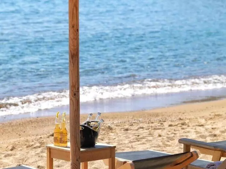 تختخواب و صبحانه Bonatsa Beach House Kimolos