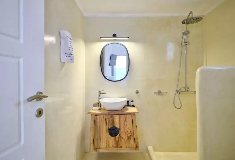 تختخواب و صبحانه Bonatsa Beach House Kimolos