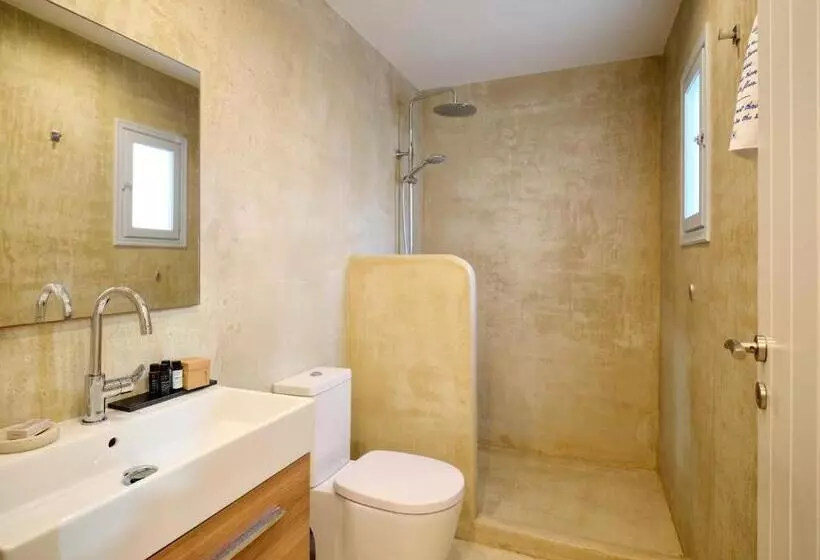 تختخواب و صبحانه Bonatsa Beach House Kimolos