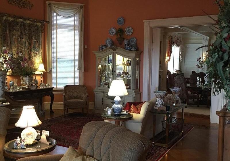 مبيت وإفطار Burke Mansion