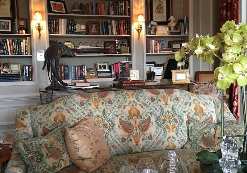 مبيت وإفطار Burke Mansion