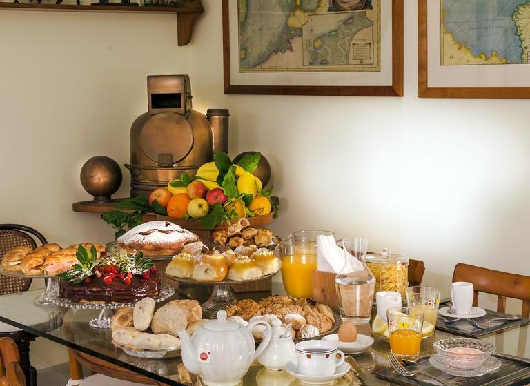 Yacht Club Capo Cervo Suites B&b