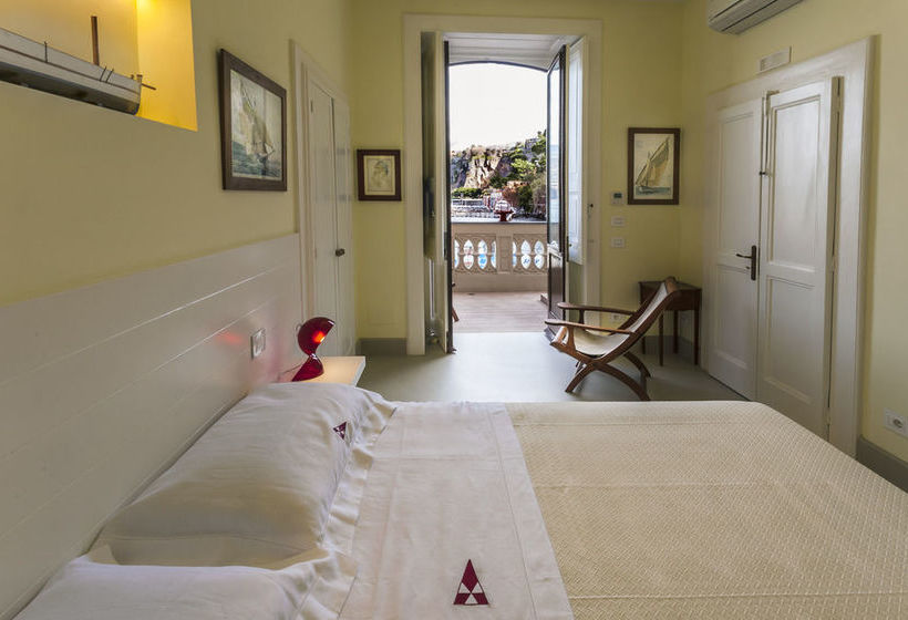 Yacht Club Capo Cervo Suites B&b