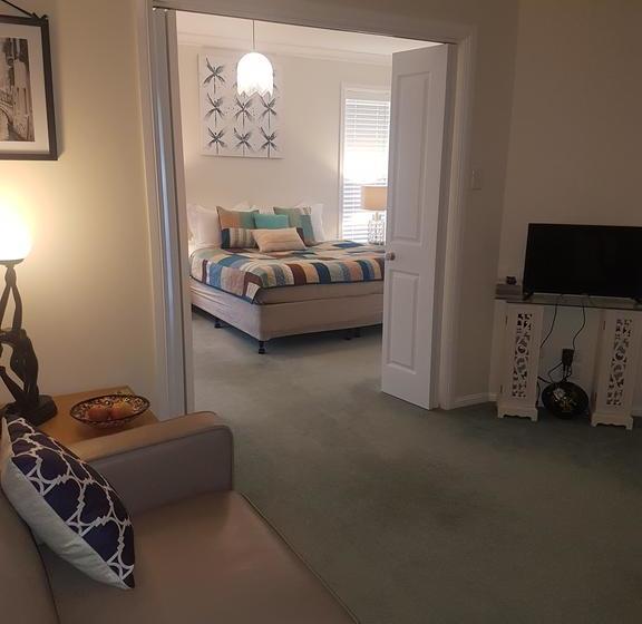 Grovely House Bed & Breakfast