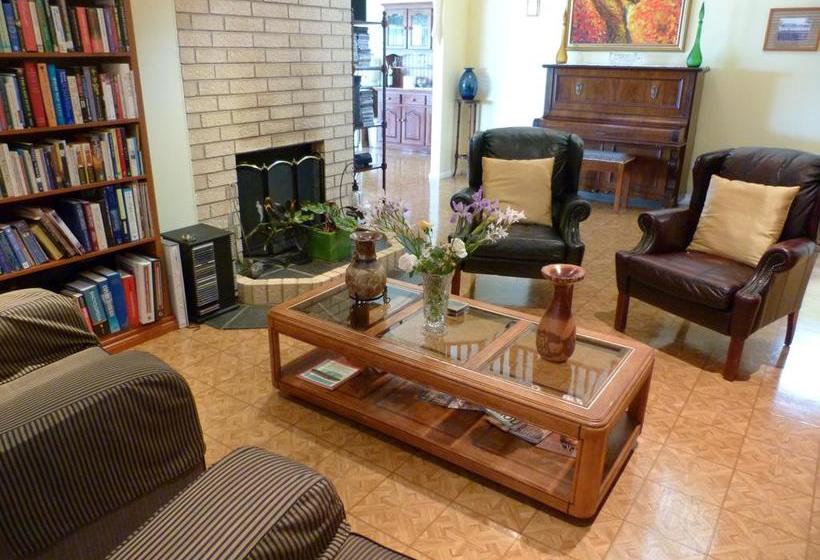 Grovely House Bed & Breakfast