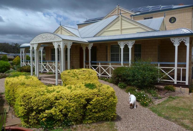 Grovely House Bed & Breakfast