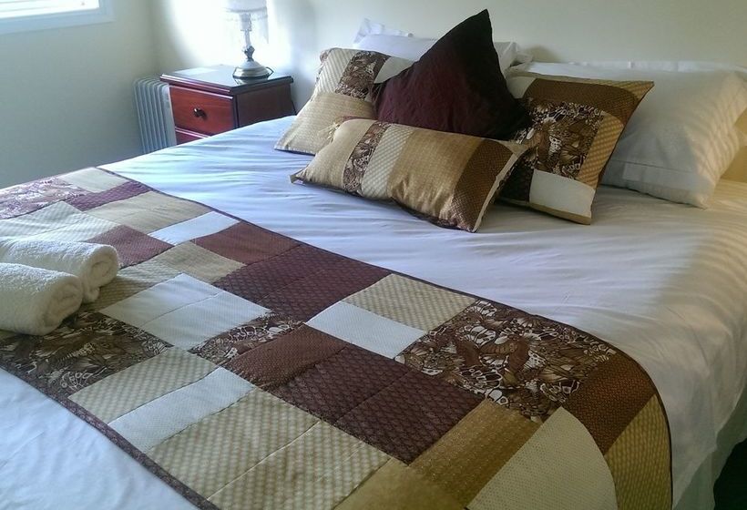 Grovely House Bed & Breakfast