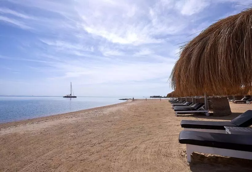 هتل Ancient Sands Golf Resort And Residences