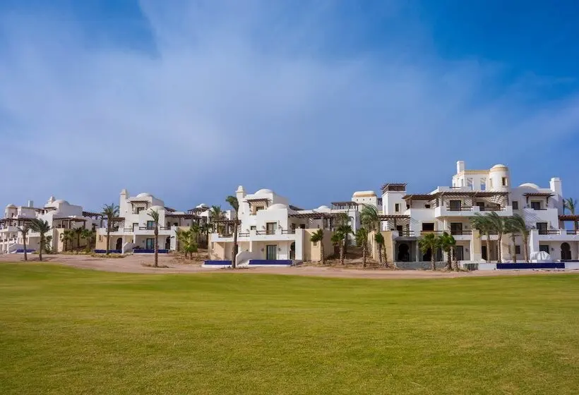 هتل Ancient Sands Golf Resort And Residences