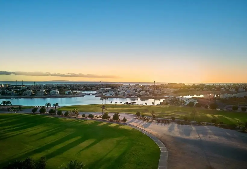 هتل Ancient Sands Golf Resort And Residences