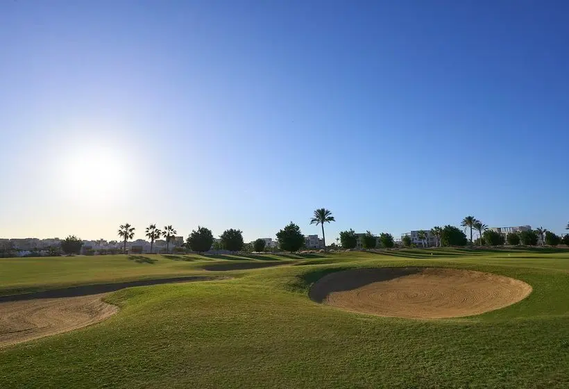 هتل Ancient Sands Golf Resort And Residences