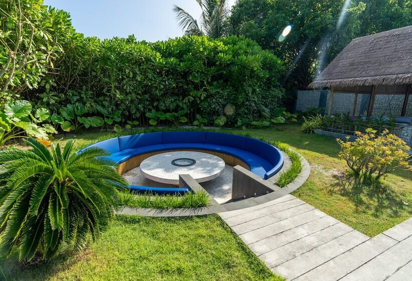 هتل Furaveri Maldives