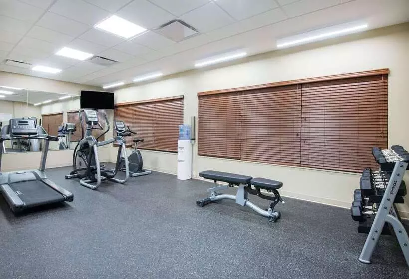 ホテル Hawthorn Extended Stay By Wyndham Saint Clairsville
