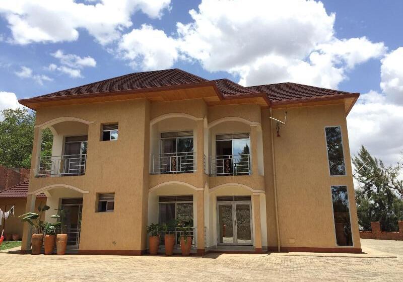 Hotel Heaven Restaurant & Boutique