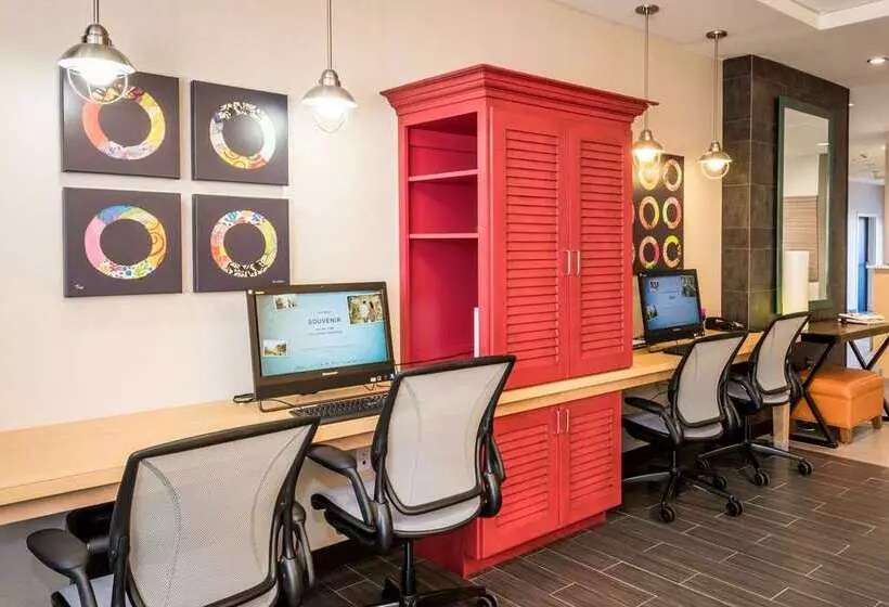 هتل Home2 Suites By Hilton Gulfport I10