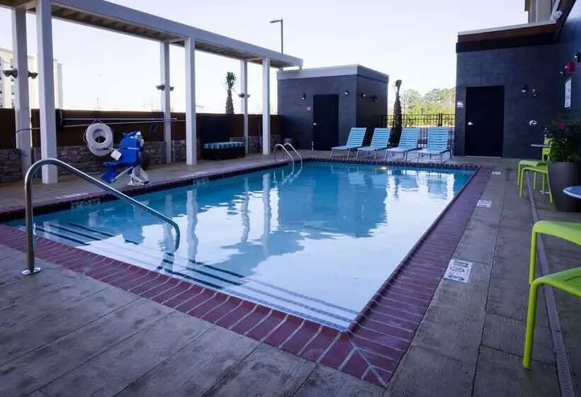 هتل Home2 Suites By Hilton Gulfport I10