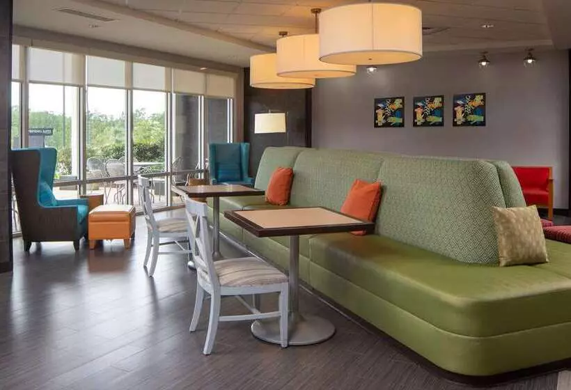هتل Home2 Suites By Hilton Gulfport I10