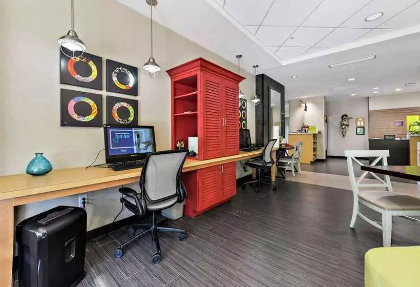 هتل Home2 Suites By Hilton Gulfport I10