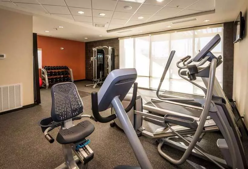 هتل Home2 Suites By Hilton Gulfport I10