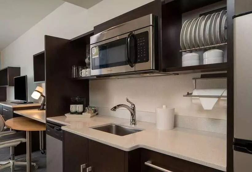 هتل Home2 Suites By Hilton Gulfport I10