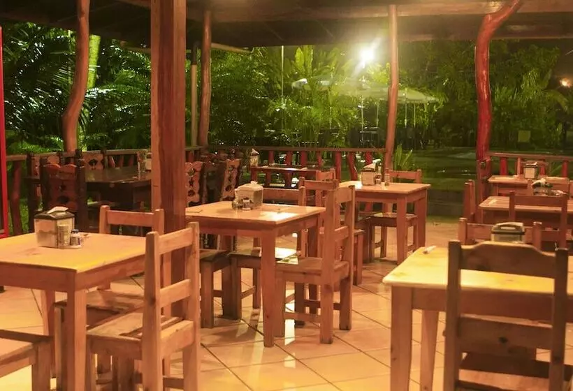 هتل La Isla Inn