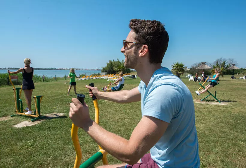 ホテル Camping Le Lac Des Rêves Lattes