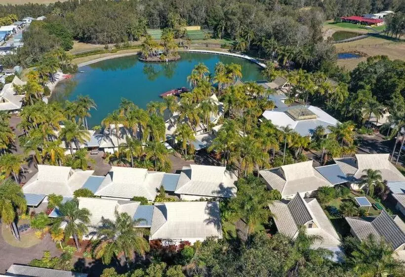 هتل Ultiqa Village Resort