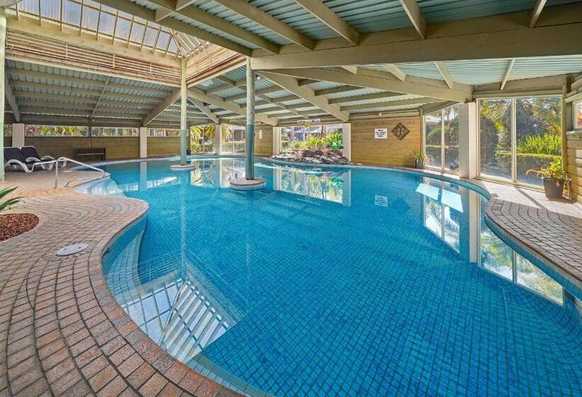 בית מלון כפרי Ultiqa Village Resort