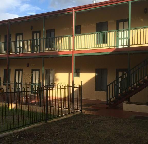 汽车旅馆  The Nosh & Nod  Howick Street