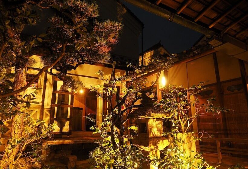 Naramachi Hostel & Restaurant