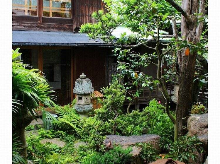 Naramachi Hostel & Restaurant