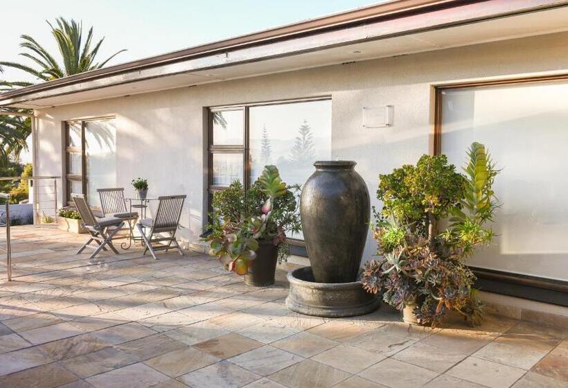 膳宿费 Four Palms Accommodation