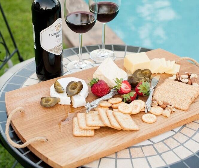 膳宿费 Four Palms Accommodation