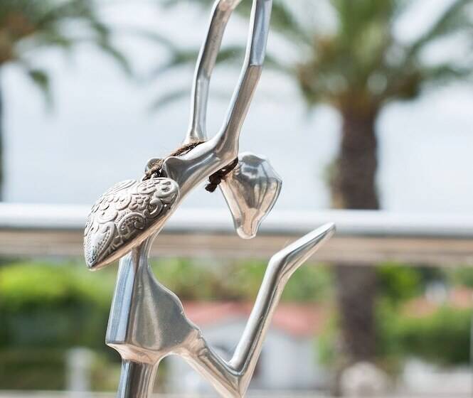 膳宿费 Four Palms Accommodation